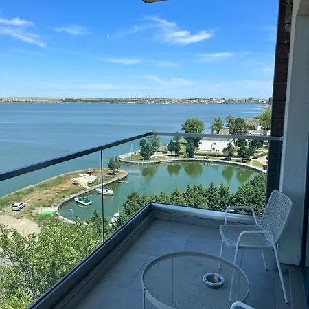Velier Lake View Apartment Mamaia